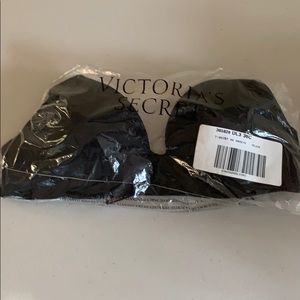 Never been opened Victoria secret T-shirt bra